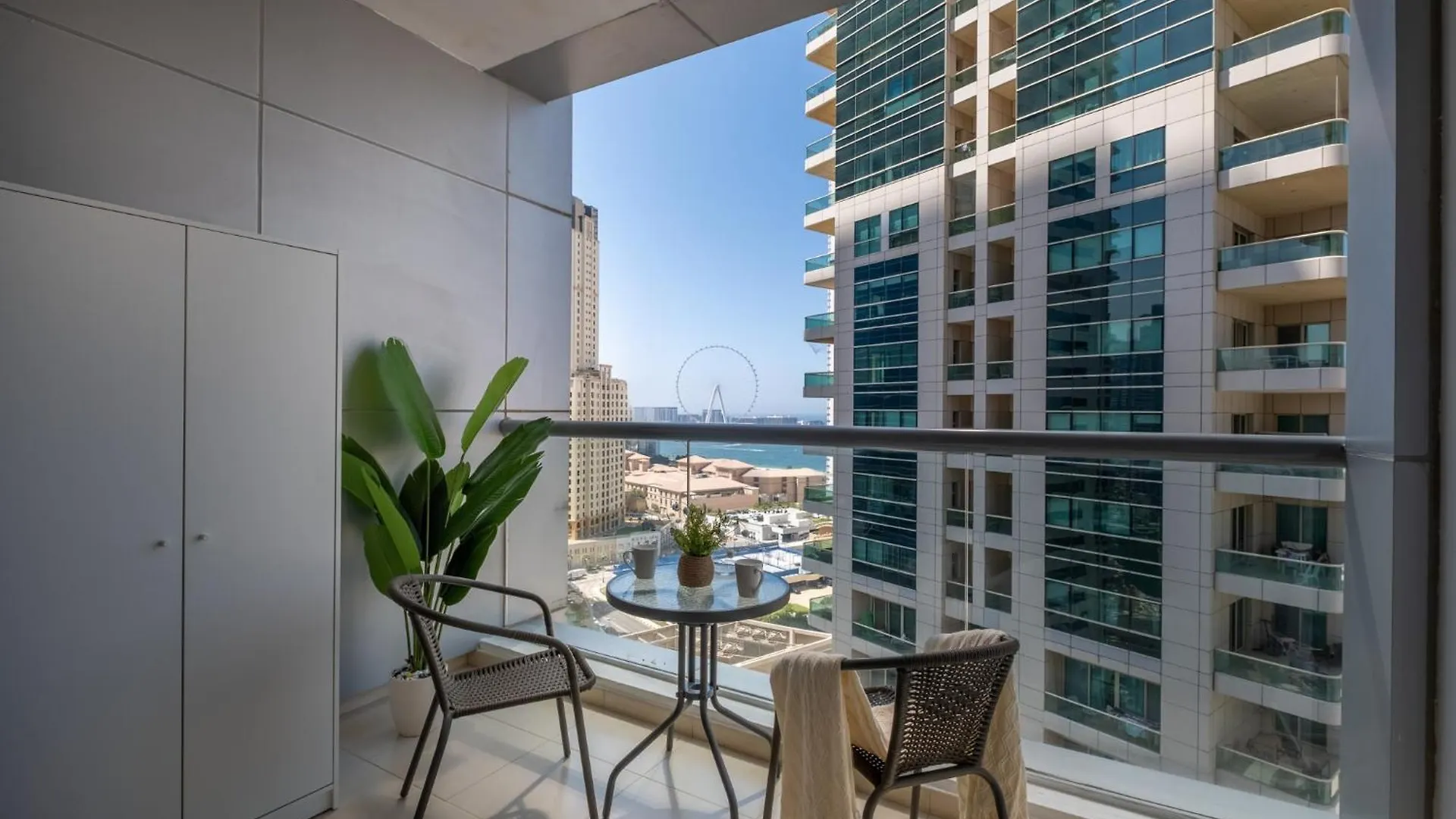 Apartment Modern Studio Near The Beach Dubai